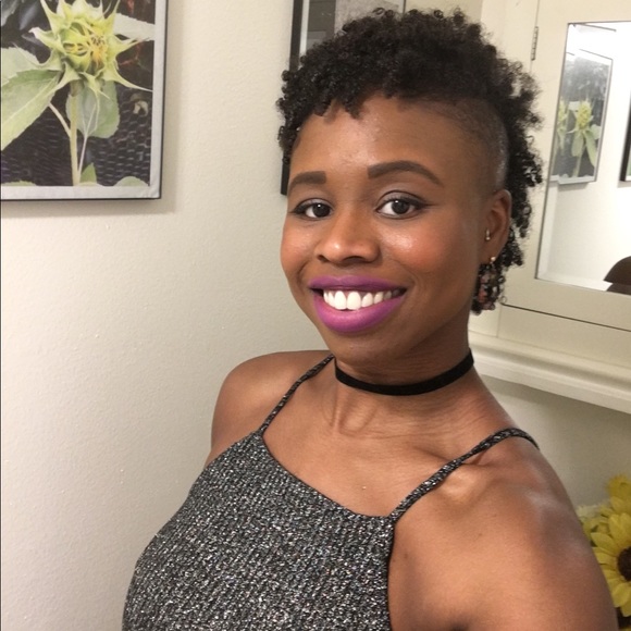 Meet your Posher, Ash - Picture 3 of 4